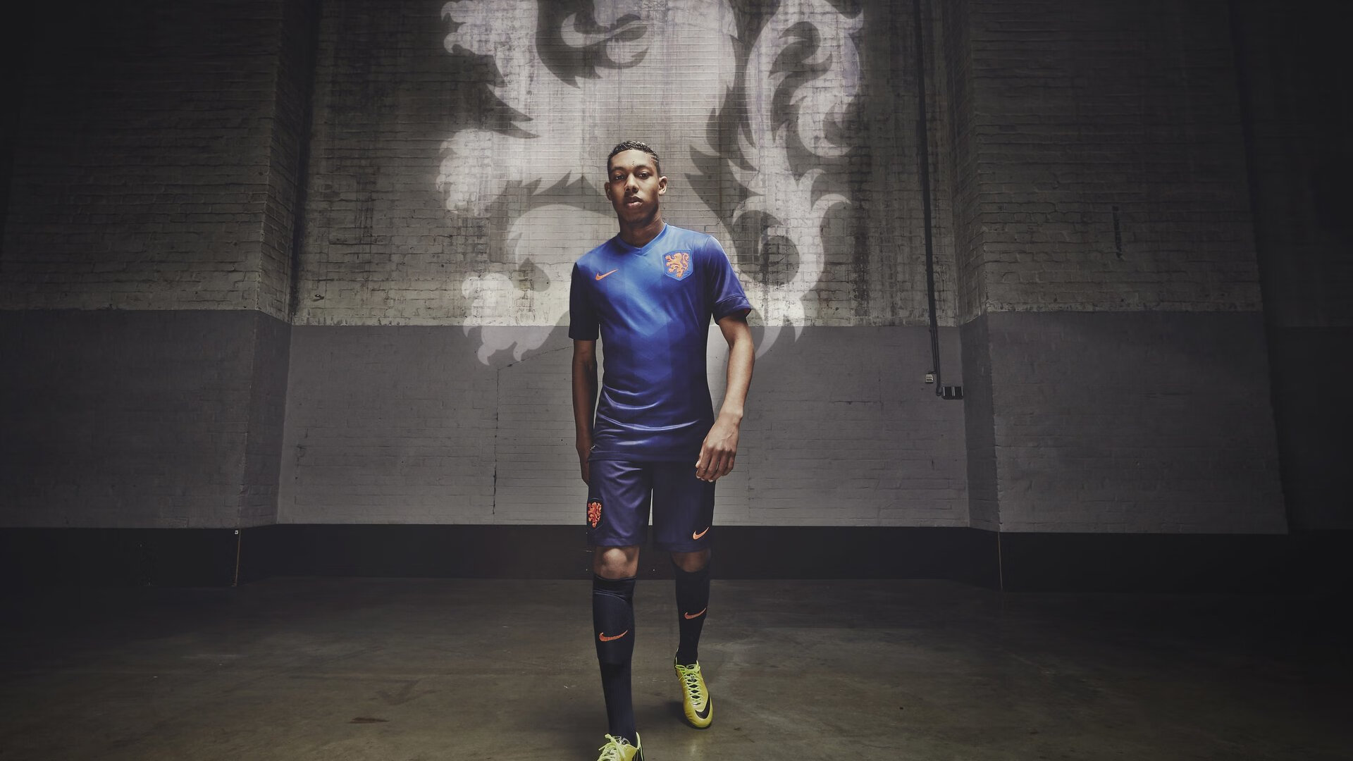 开云体育APP下载-太阳对阵篮网,爱德华兹的完美演出,新一代巨星的加冕仪式